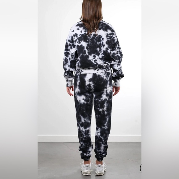 THE "MARBLE TIE DYE" BEST FRIEND CREW NECK SWEATSHIRT AND JOGGER SET - Picture 2 of 9